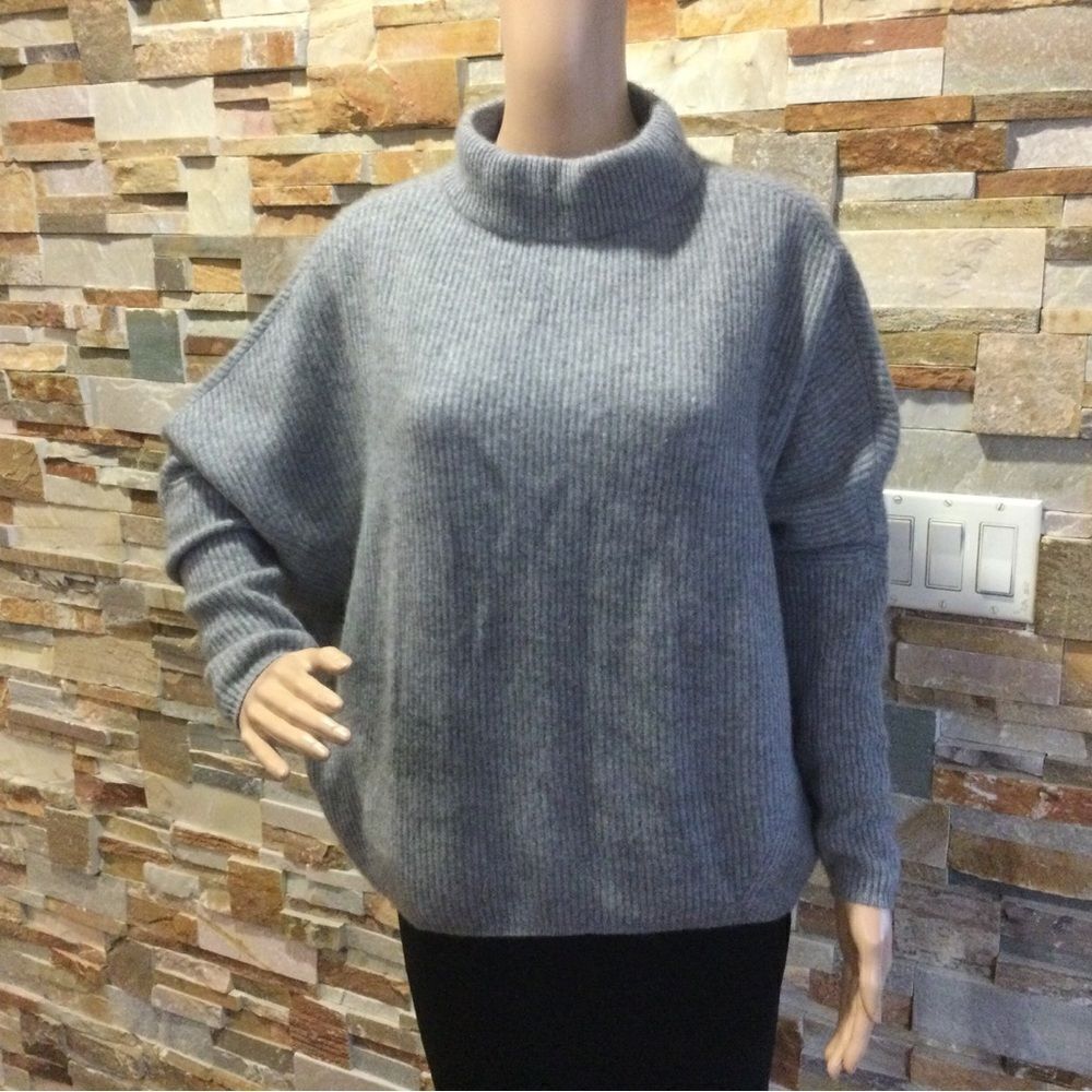 VERTICAL Design Cashmere Mock Neck Sweater